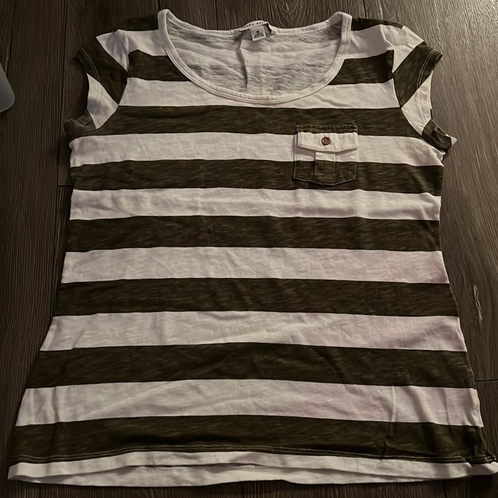 banana republic t shirt